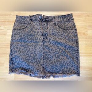 Mudd size 7 stretch denim leopard print distressed mini skirt. Worn twice.